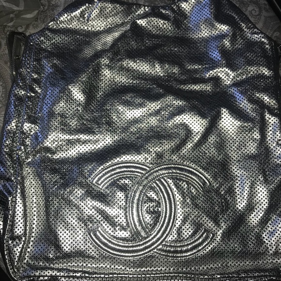 Chanel limited edition large tote brand new - Picture 7 of 7